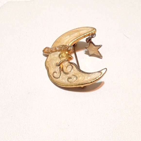 Fashion Jewelry Jewelry - Crescent Moon Brooch With Dangling Star Enameled Vintage Man In The Moon